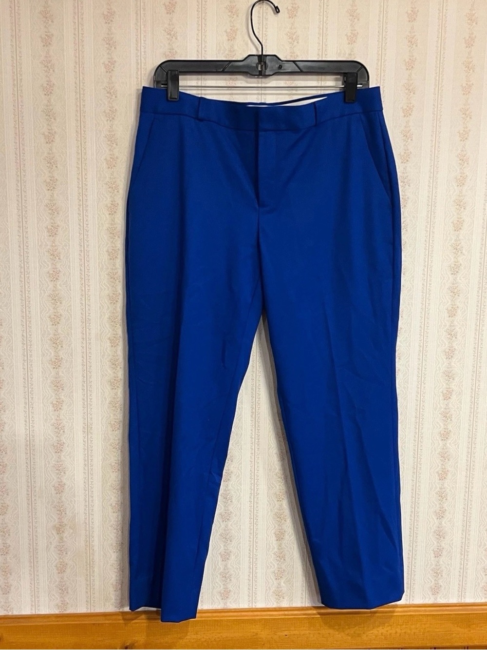 Banana Republic Blue and White Lined Dress Waistband